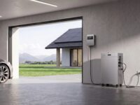 PowerHub koppelt thuisbatterij, PV en installaties